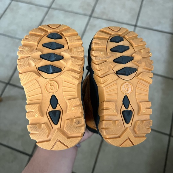 Cat & Jack Fox Boots | Thermolite - Picture 3 of 3